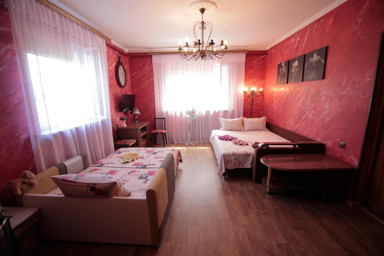 Guest House Kamenny Dom 卡罗利诺-布加兹 外观 照片