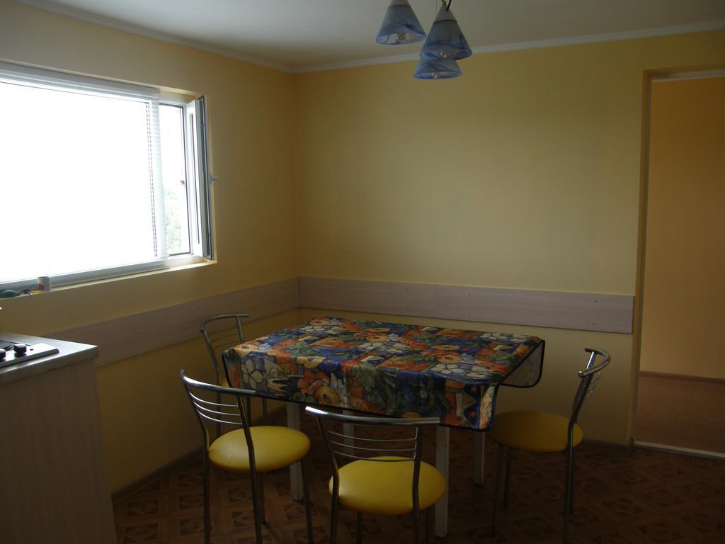 Guest House Kamenny Dom 卡罗利诺-布加兹 外观 照片