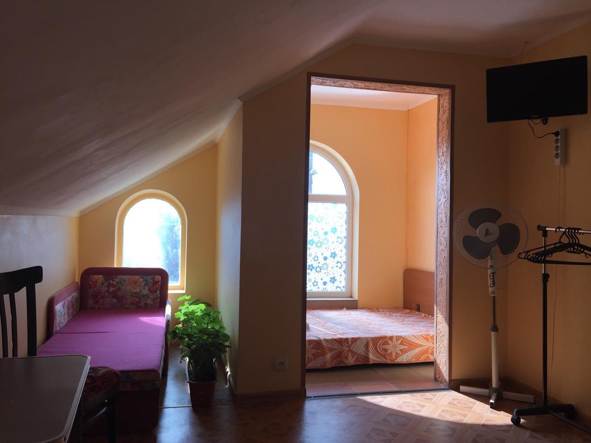 Guest House Kamenny Dom 卡罗利诺-布加兹 外观 照片