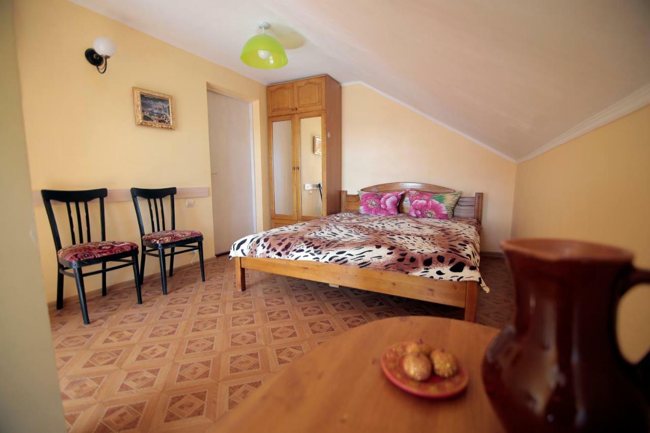 Guest House Kamenny Dom 卡罗利诺-布加兹 外观 照片