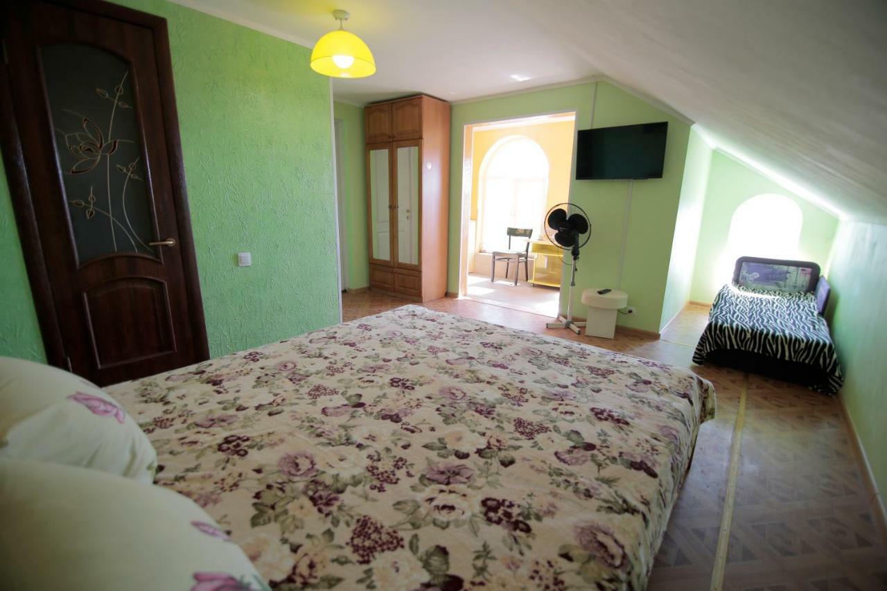 Guest House Kamenny Dom 卡罗利诺-布加兹 外观 照片